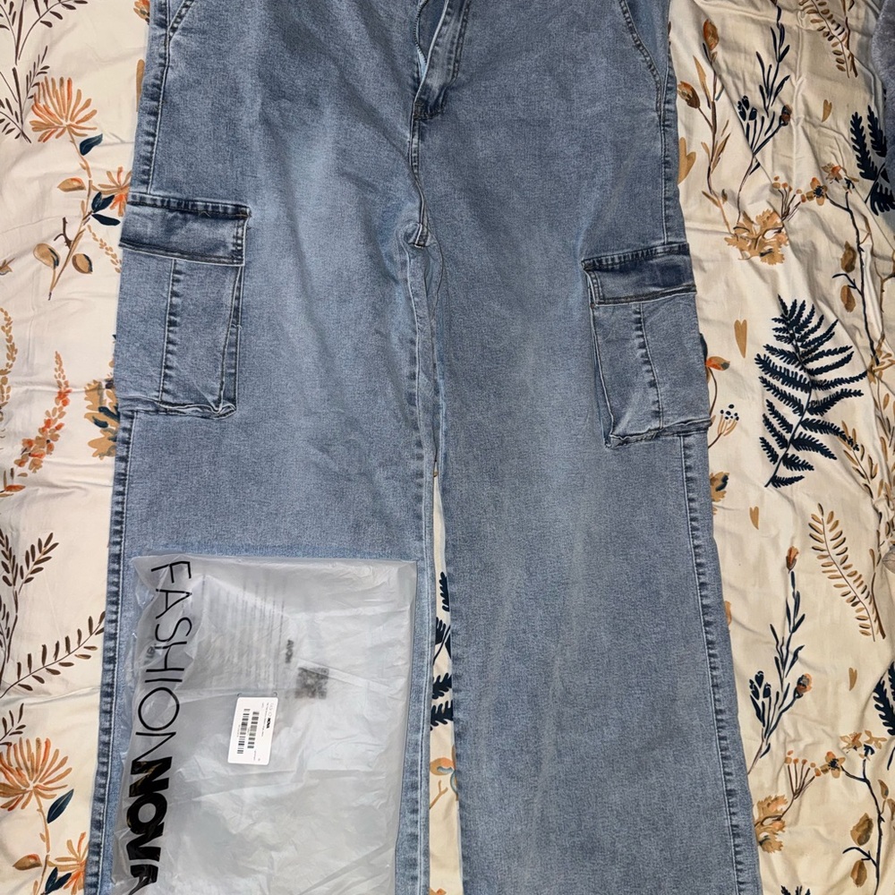 “PLUS SIZE” Fashion Nova Light Blue Cargo Pants SIZE 22